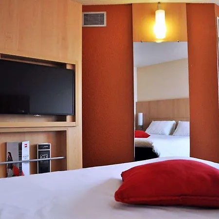 Ibis Centre Hotel 3*