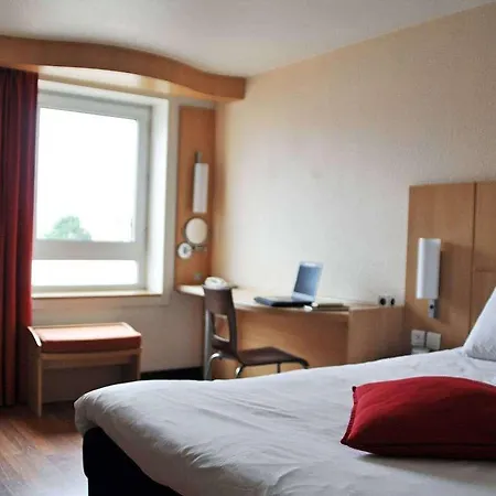 Hotel Ibis Centre 3*