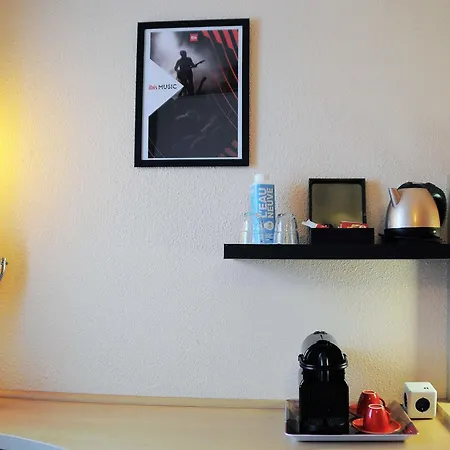 Ibis Centre Hotel 3*