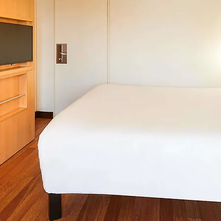 Ibis Centre Szálloda 3*