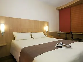 Ibis Centre 3*