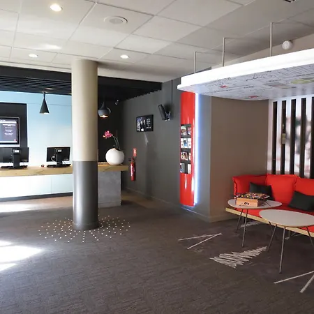 Ibis Centre Hotel 3*