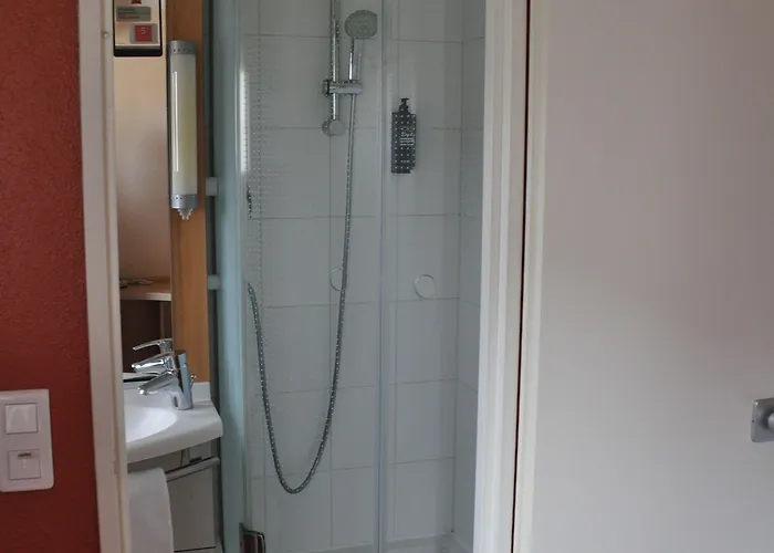 מלון Ibis Centre 3*