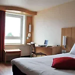 Hotel Ibis Centre 3*