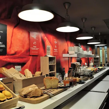 Отель Ibis Centre 3*